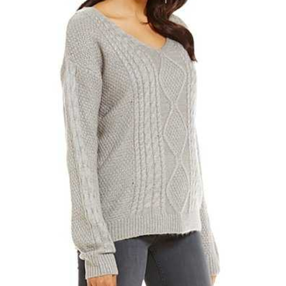 RD Style Gray Knit V-Neck Sweater - NWT